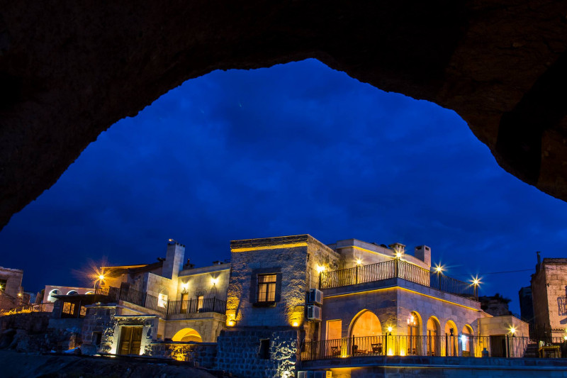 caldera-cave-hotel