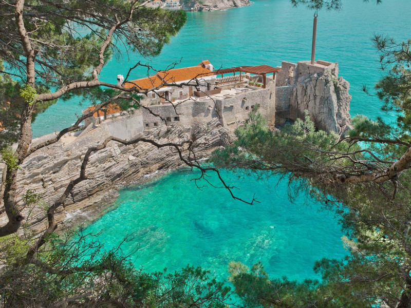 the-most-romantic-hotels-in-montenegro-for-perfect-honeymoon-part-1