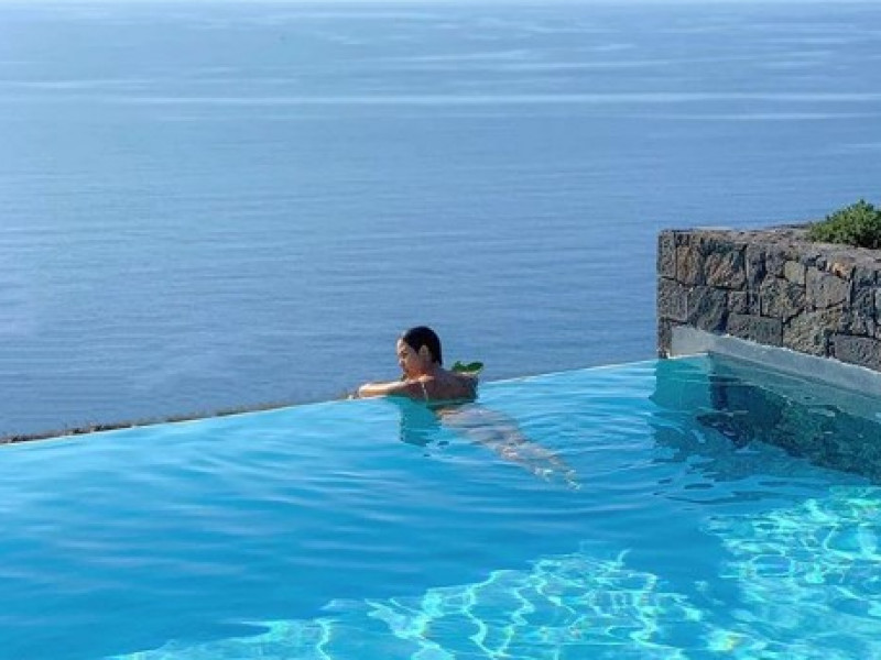 5-best-santorini-hotels-part-1