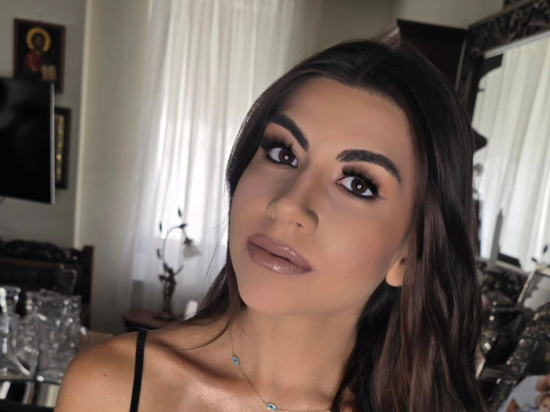 kristy-pournara-make-up-artist