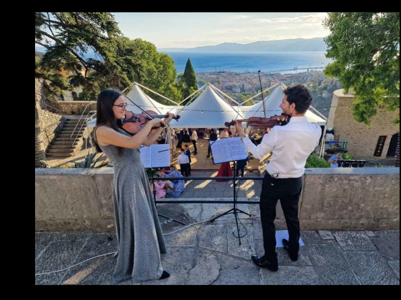 string-duo-for-your-wedding